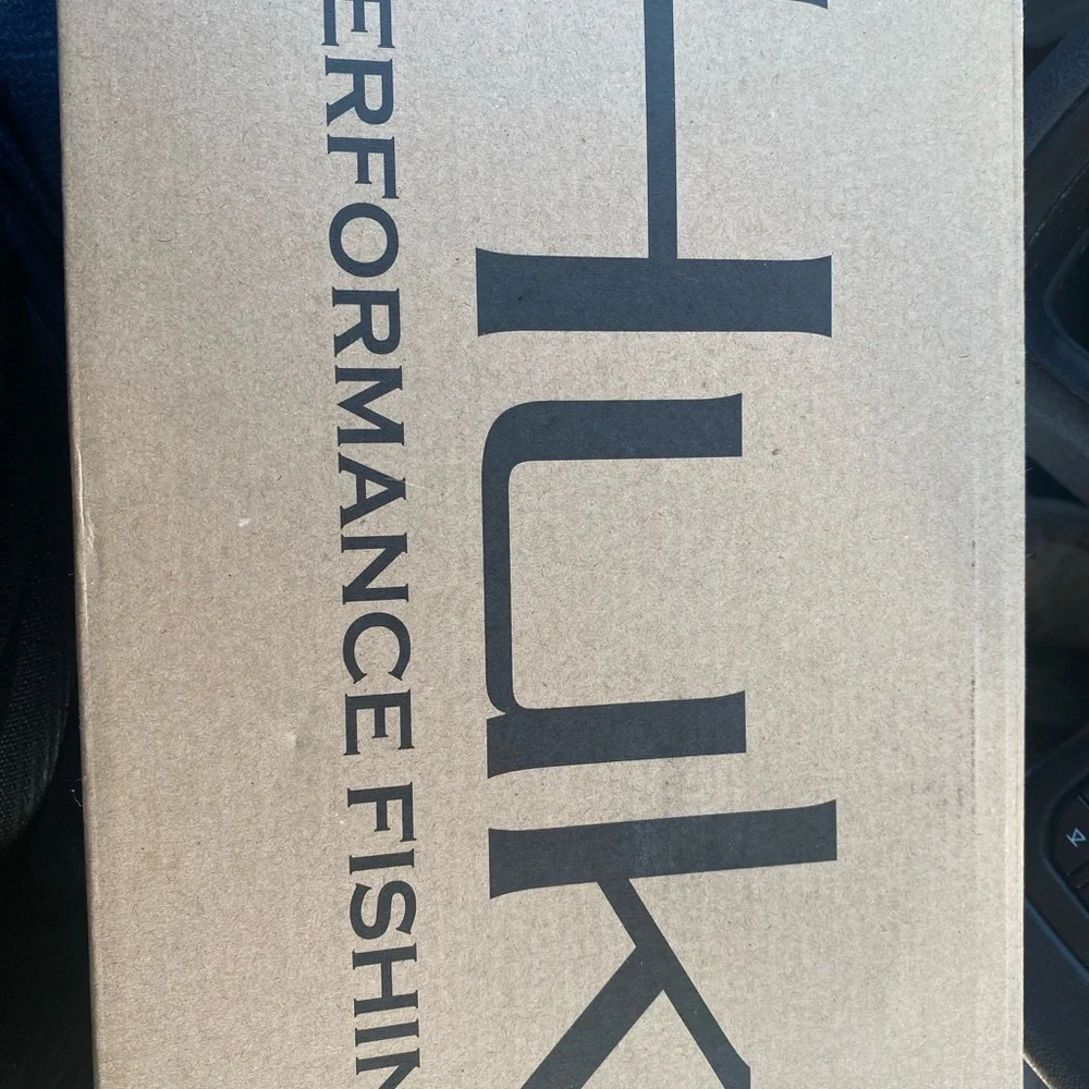 HUK Mahi Shoes Brand New in Box - Picture 6 of 6